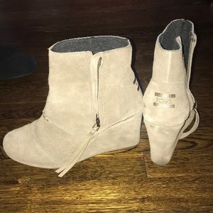 Toms tan booties